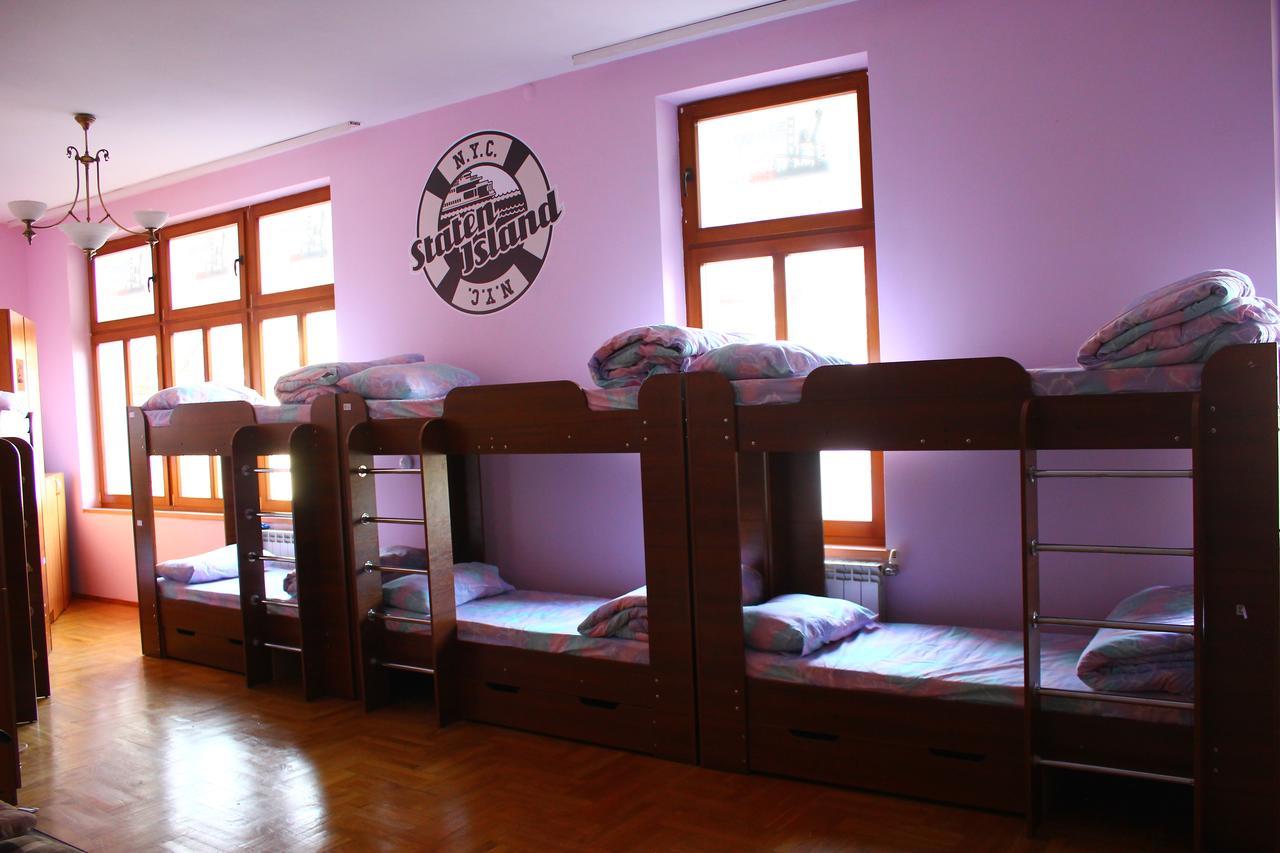 New York Hostel Lviv Bagian luar foto