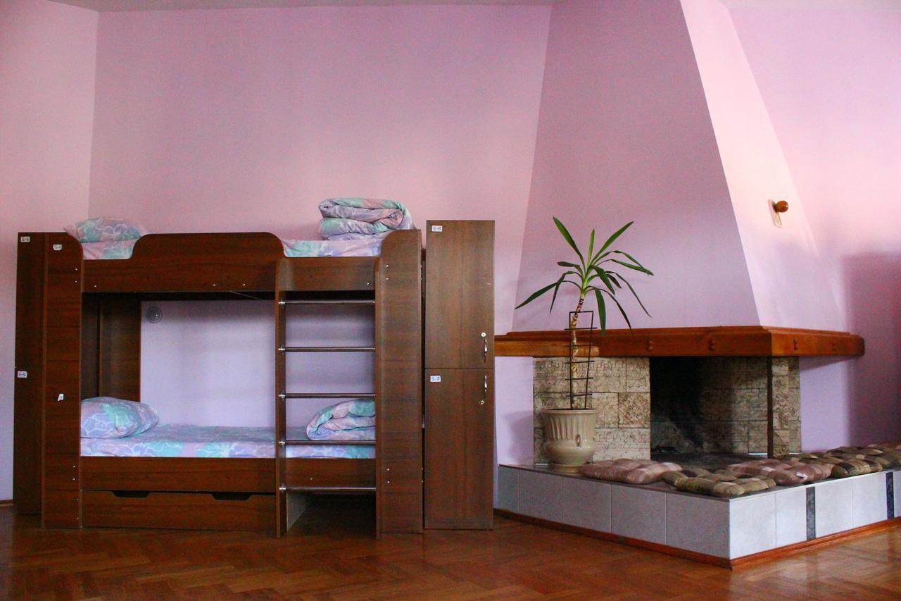 New York Hostel Lviv Bagian luar foto